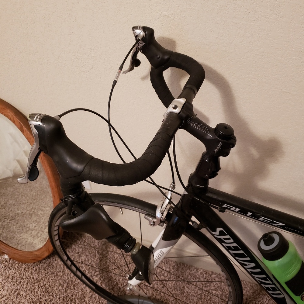 Specialized allez comp road bike